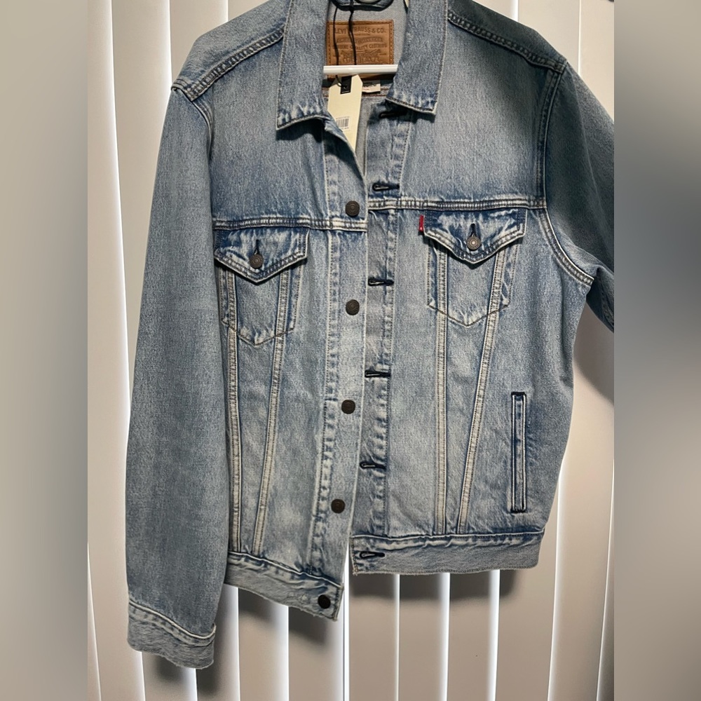 Levi’s denim trucker jacket size large